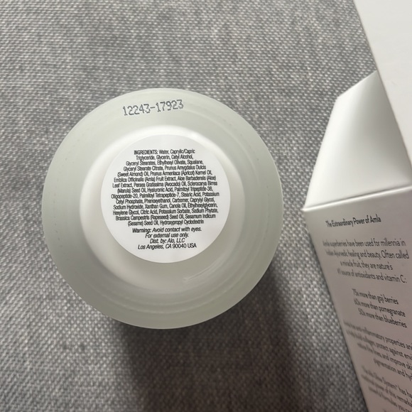 BNIB alo luminizing face moisturizer full size 2oz - Picture 3 of 6